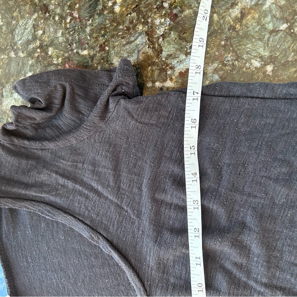 Standard James Perse Deep Scoop Neck Black Short Sleeve Tee. Quiet Luxury. Small - Picture 12 of 15